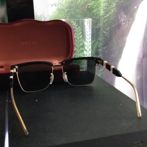 GUCCI SUNGLASSES - Picture 2 of 2